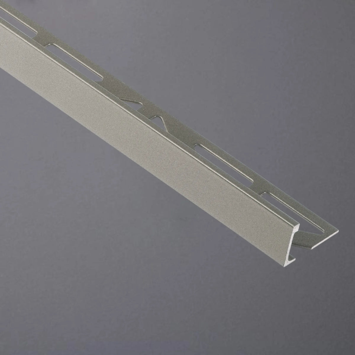 Dural Winkelprofil Aluminium Functional titanfarben beschichtet #F005441
#F005442
#F005443
#F005444
#F005445